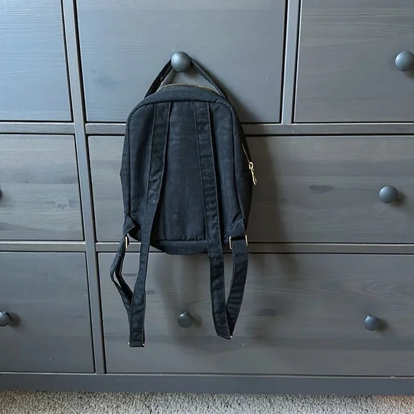 Mini Backpack! - Picture 2 of 3